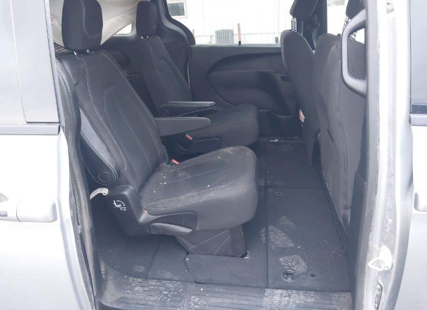Photo 8 of 2021 Chrysler Pacifica TOURING AWD (VIN 2C4RC3FG7MR511186)