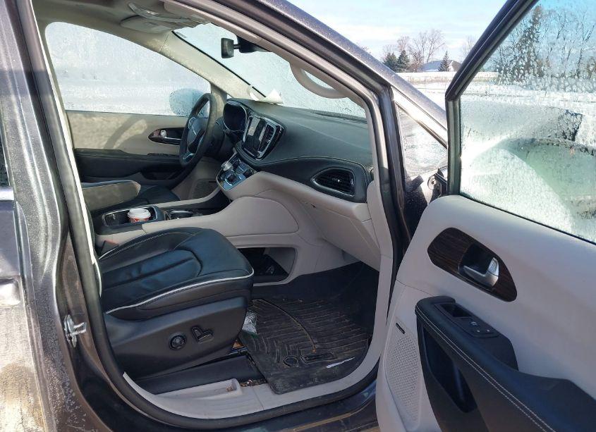 Photo 5 of 2022 Chrysler Pacifica LIMITED AWD (VIN 2C4RC3GG3NR216814)