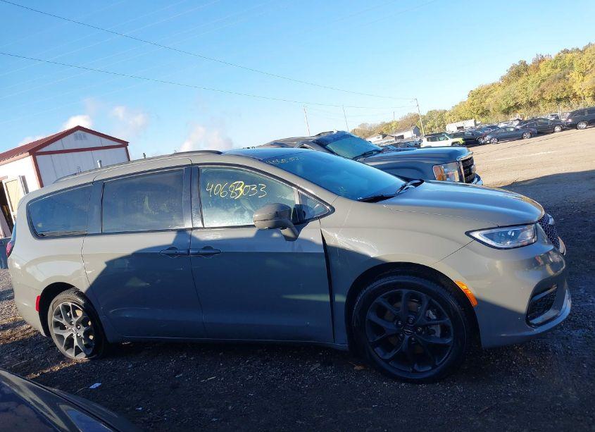 Photo 13 of 2022 Chrysler Pacifica LIMITED AWD (VIN 2C4RC3GG6NR119784)