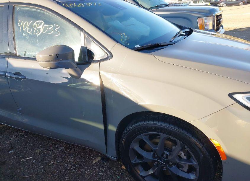 Photo 17 of 2022 Chrysler Pacifica LIMITED AWD (VIN 2C4RC3GG6NR119784)