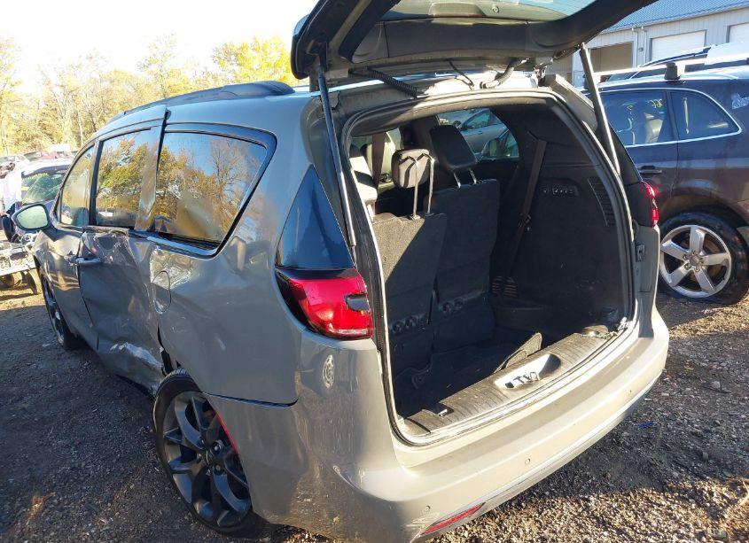 Photo 3 of 2022 Chrysler Pacifica LIMITED AWD (VIN 2C4RC3GG6NR119784)