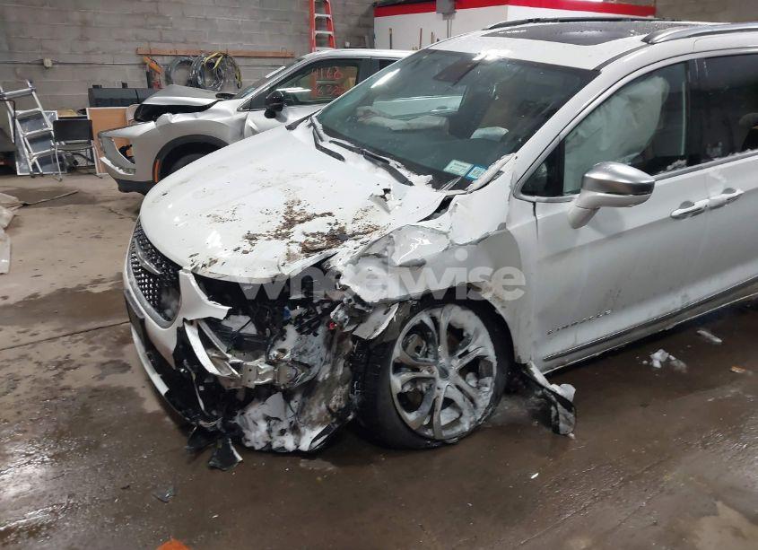 Photo 6 of 2022 Chrysler Pacifica PINNACLE AWD (VIN 2C4RC3PG3NR184513)