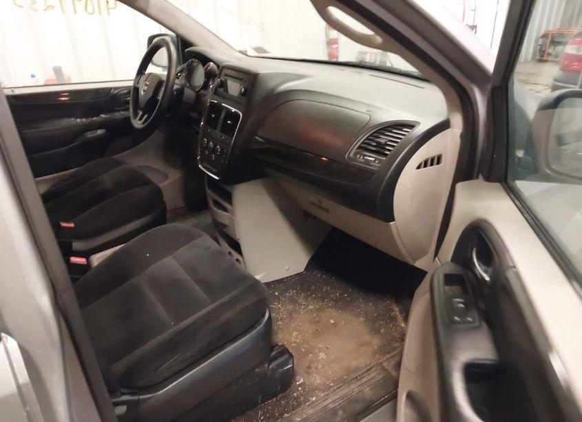 Photo 5 of 2014 Dodge Grand CARAVAN SE (VIN 2C4RDGBG0ER313108)