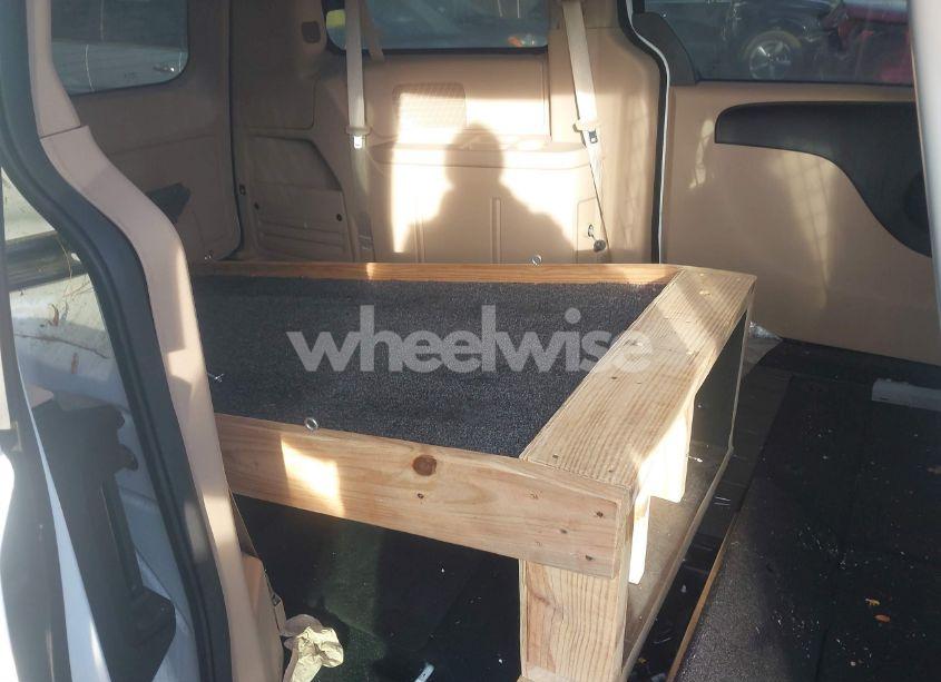 Photo 3 of 2014 Dodge Grand CARAVAN SE (VIN 2C4RDGBG0ER374877)