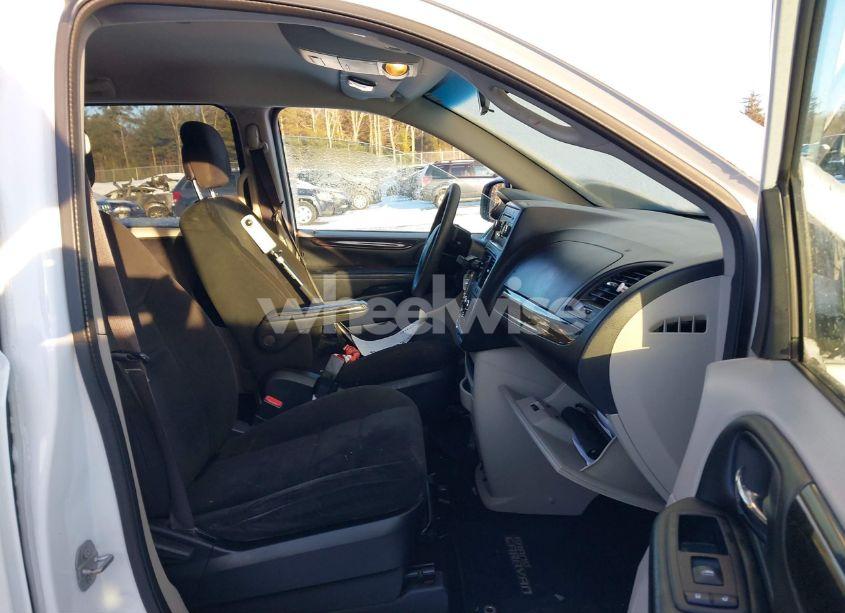 Photo 5 of 2015 Dodge Grand CARAVAN SE (VIN 2C4RDGBG0FR606816)