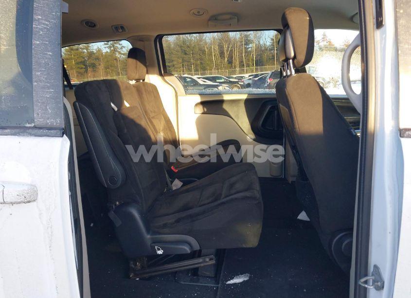 Photo 8 of 2015 Dodge Grand CARAVAN SE (VIN 2C4RDGBG0FR606816)