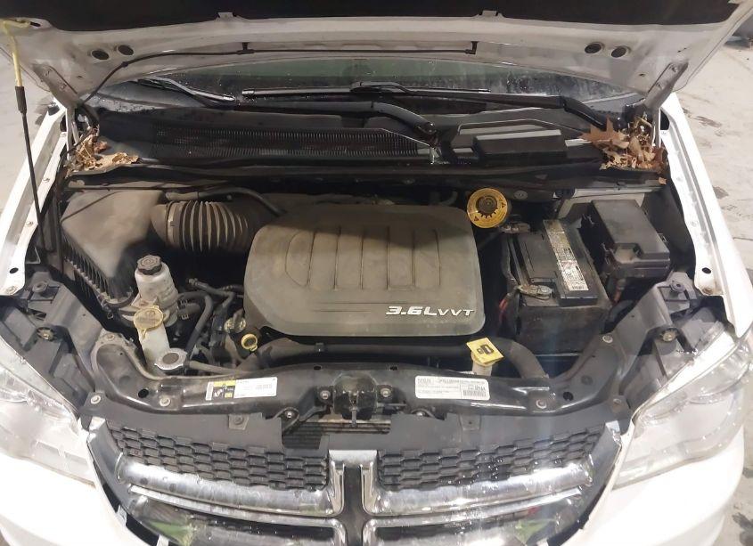 Photo 10 of 2016 Dodge Grand CARAVAN SE (VIN 2C4RDGBG0GR143545)