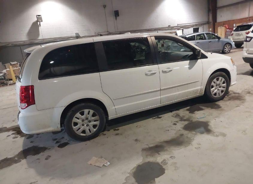 Photo 4 of 2016 Dodge Grand CARAVAN SE (VIN 2C4RDGBG0GR143545)