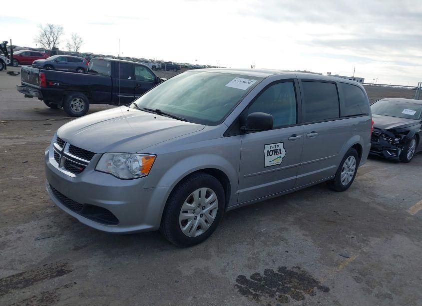 Photo 2 of 2016 Dodge Grand CARAVAN SE (VIN 2C4RDGBG0GR147112)