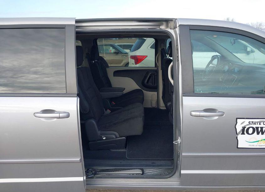 Photo 8 of 2016 Dodge Grand CARAVAN SE (VIN 2C4RDGBG0GR147112)