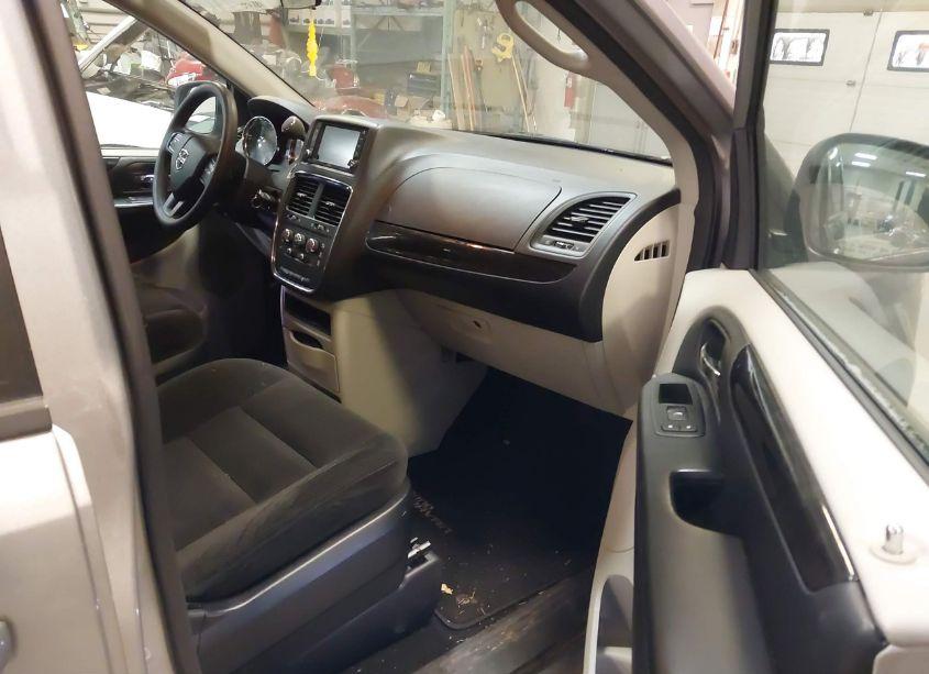 Photo 5 of 2016 Dodge Grand CARAVAN SE (VIN 2C4RDGBG0GR378155)