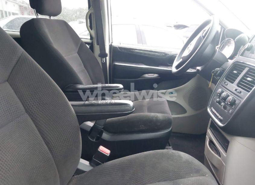 Photo 5 of 2017 Dodge Grand CARAVAN SE (VIN 2C4RDGBG0HR707941)