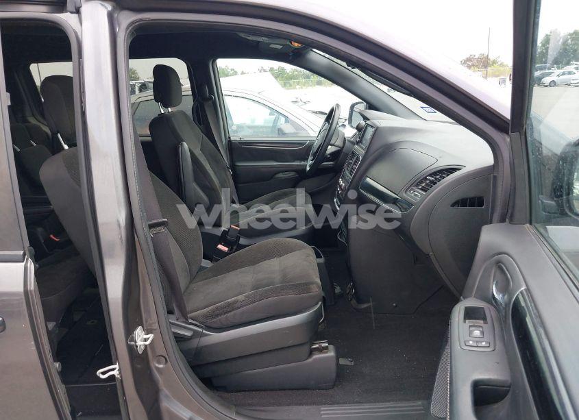 Photo 5 of 2018 Dodge Grand CARAVAN SE PLUS (VIN 2C4RDGBG0JR135209)