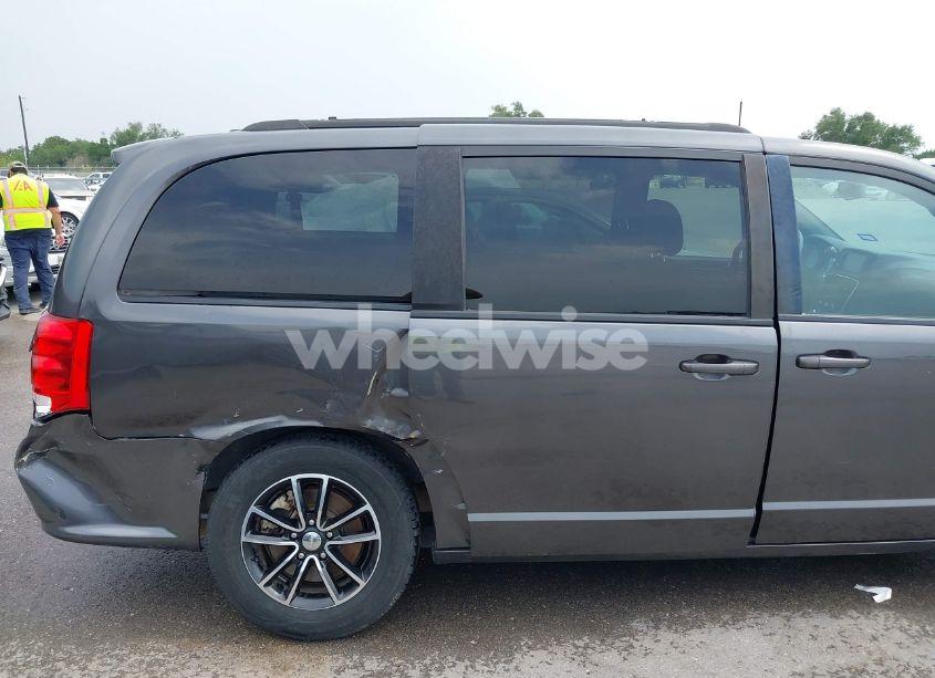 Photo 6 of 2018 Dodge Grand CARAVAN SE PLUS (VIN 2C4RDGBG0JR135209)