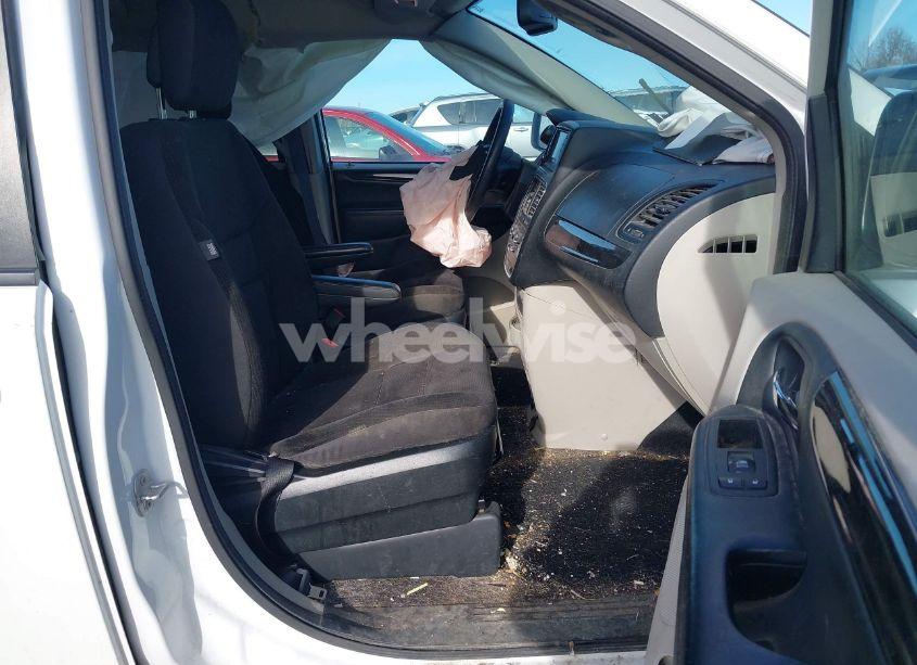 Photo 5 of 2018 Dodge Grand CARAVAN SE (VIN 2C4RDGBG0JR138241)