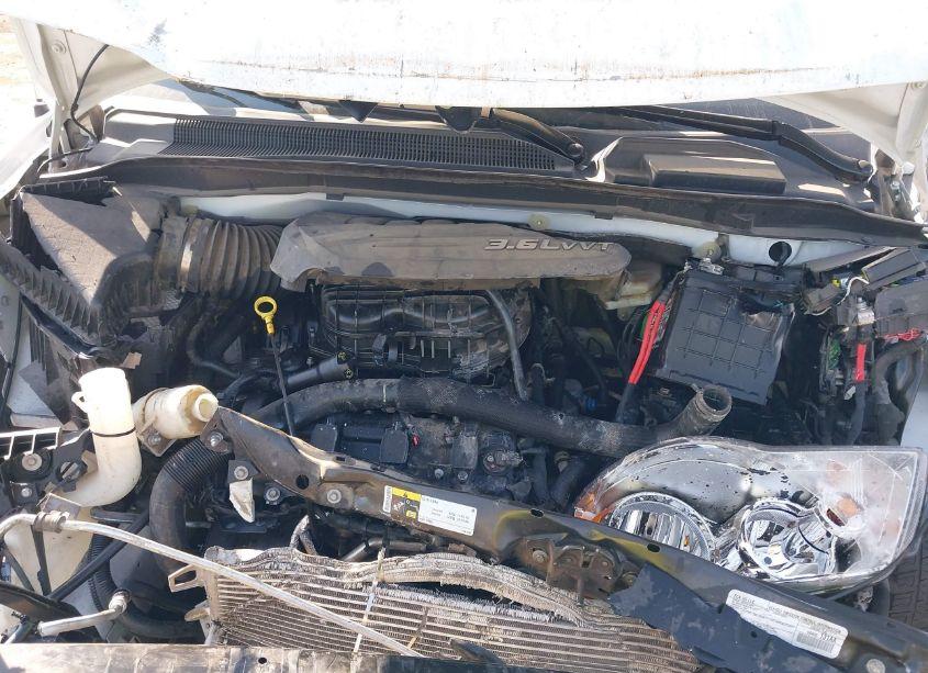 Photo 10 of 2018 Dodge Grand CARAVAN SE (VIN 2C4RDGBG0JR273445)