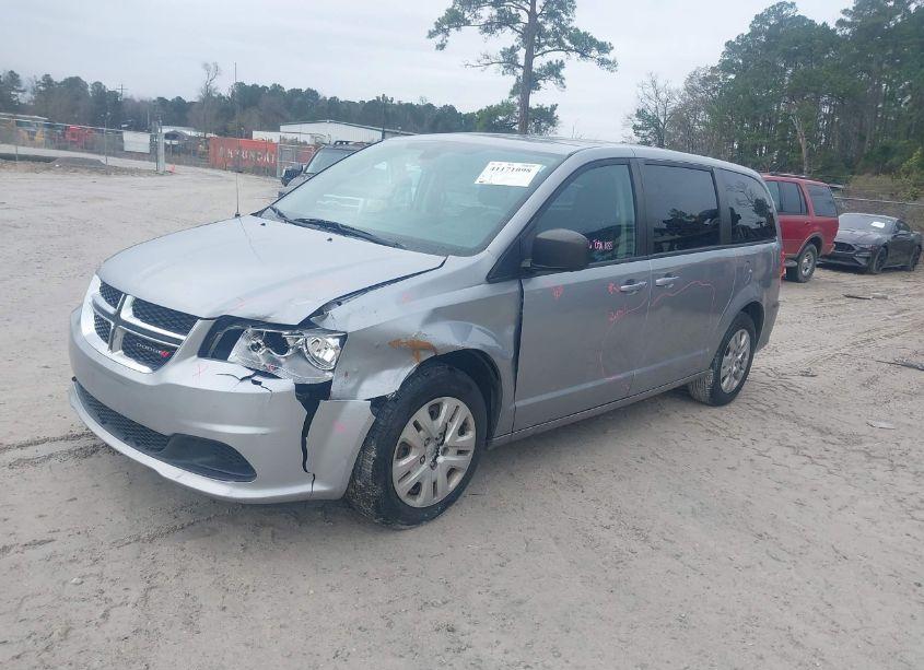 Photo 2 of 2018 Dodge Grand CARAVAN SE (VIN 2C4RDGBG0JR339864)