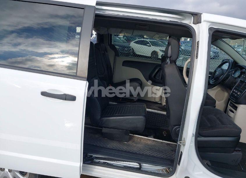 Photo 8 of 2019 Dodge Grand CARAVAN SE (VIN 2C4RDGBG0KR568174)