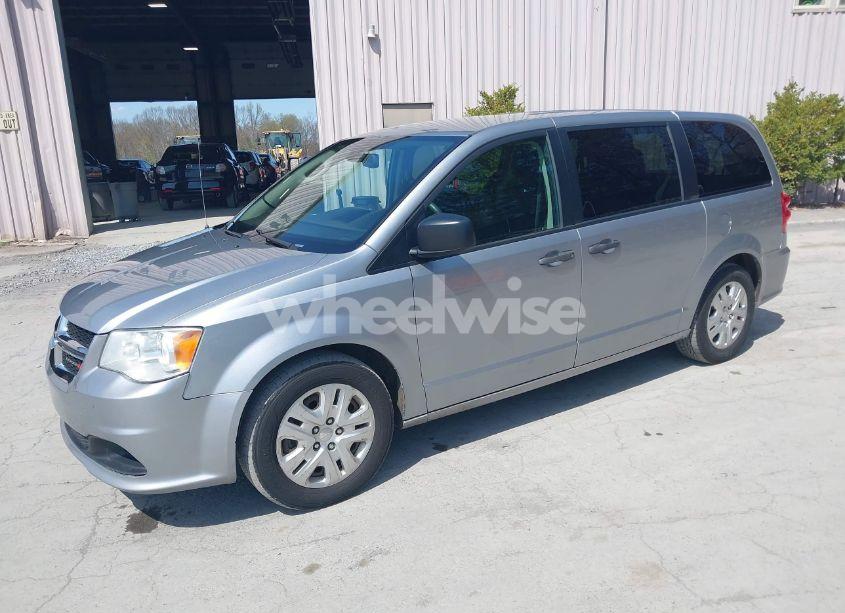 Photo 2 of 2019 Dodge Grand CARAVAN SE (VIN 2C4RDGBG0KR805228)