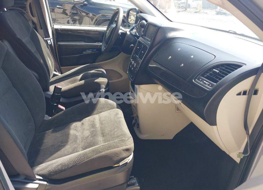 Photo 5 of 2019 Dodge Grand CARAVAN SE (VIN 2C4RDGBG0KR805228)