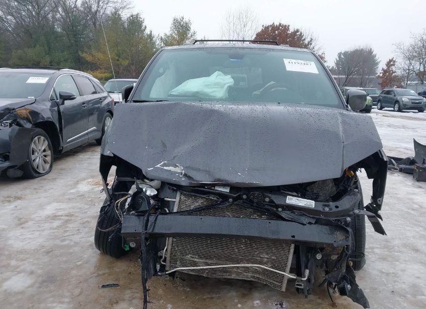 Photo 12 of 2019 Dodge Grand CARAVAN SE 35TH ANNIVERSARY EDITION (VIN 2C4RDGBG0KR806105)