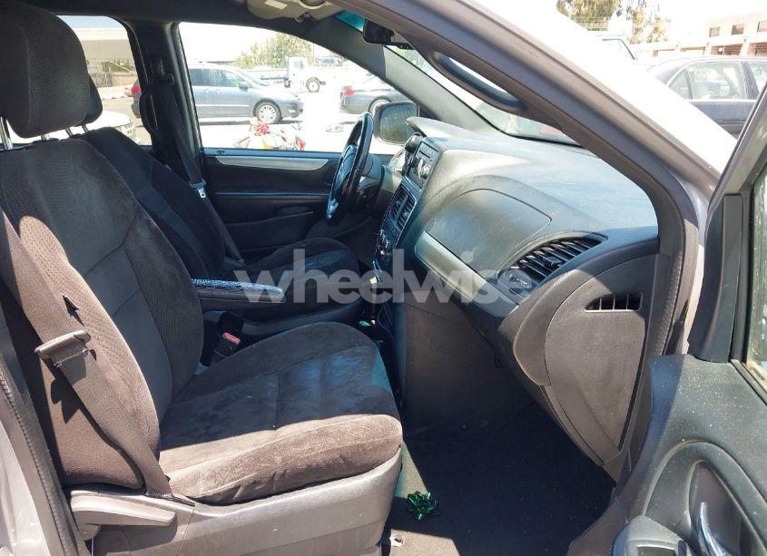 Photo 5 of 2014 Dodge Grand CARAVAN SE (VIN 2C4RDGBG1ER223305)