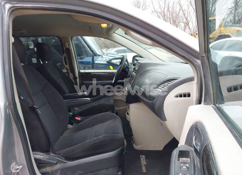 Photo 5 of 2014 Dodge Grand CARAVAN SE (VIN 2C4RDGBG1ER308516)