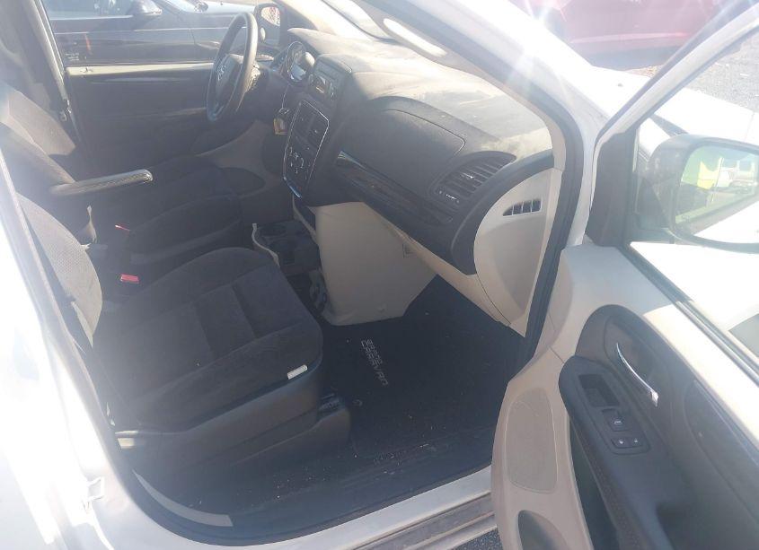 Photo 5 of 2014 Dodge Grand CARAVAN SE (VIN 2C4RDGBG1ER376539)