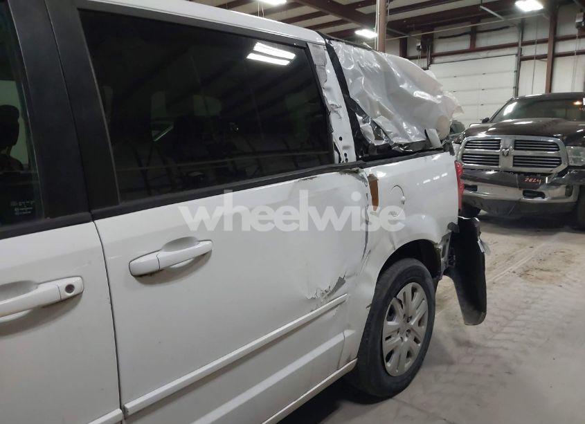 Photo 14 of 2014 Dodge Grand CARAVAN SE (VIN 2C4RDGBG1ER376847)