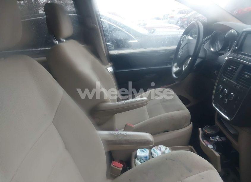 Photo 5 of 2015 Dodge Grand CARAVAN SE (VIN 2C4RDGBG1FR542883)