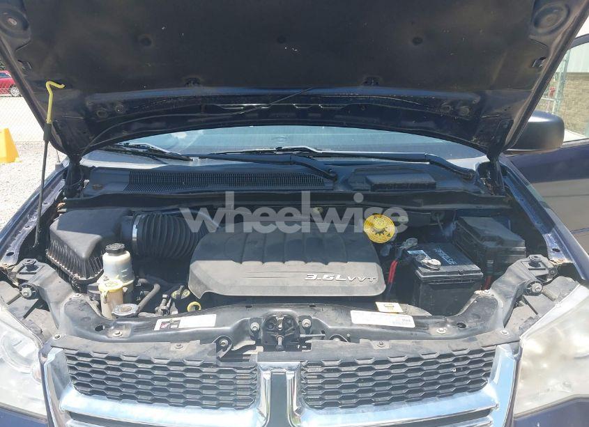 Photo 10 of 2016 Dodge Grand CARAVAN SE (VIN 2C4RDGBG1GR114586)