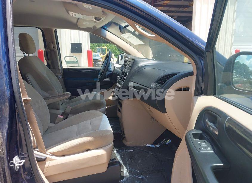 Photo 5 of 2016 Dodge Grand CARAVAN SE (VIN 2C4RDGBG1GR114586)