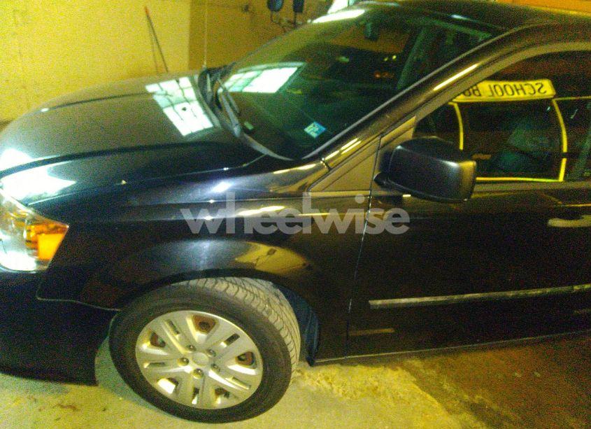 Photo 2 of 2016 Dodge Grand CARAVAN AMERICAN VALUE PKG (VIN 2C4RDGBG1GR176649)