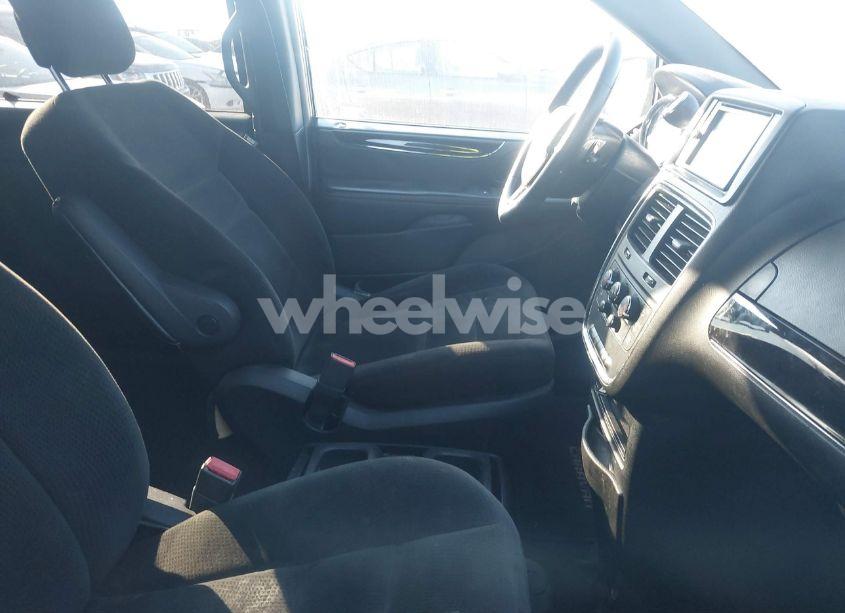 Photo 5 of 2016 Dodge Grand CARAVAN SE PLUS (VIN 2C4RDGBG1GR357895)