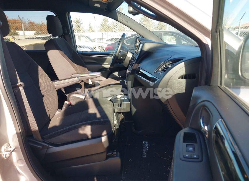 Photo 5 of 2017 Dodge Grand CARAVAN SE PLUS (VIN 2C4RDGBG1HR793647)