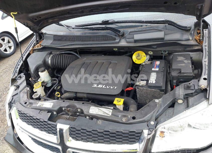 Photo 10 of 2018 Dodge Grand CARAVAN SE (VIN 2C4RDGBG1JR147840)