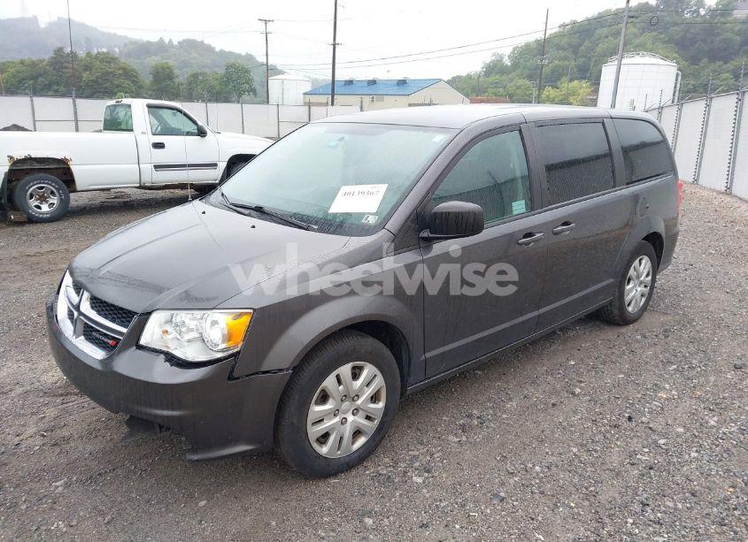 Photo 2 of 2018 Dodge Grand CARAVAN SE (VIN 2C4RDGBG1JR147840)