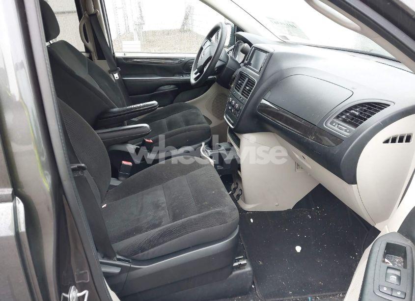 Photo 5 of 2018 Dodge Grand CARAVAN SE (VIN 2C4RDGBG1JR147840)