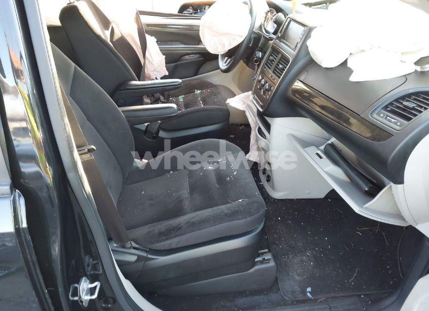 Photo 5 of 2018 Dodge Grand CARAVAN SE (VIN 2C4RDGBG1JR225906)