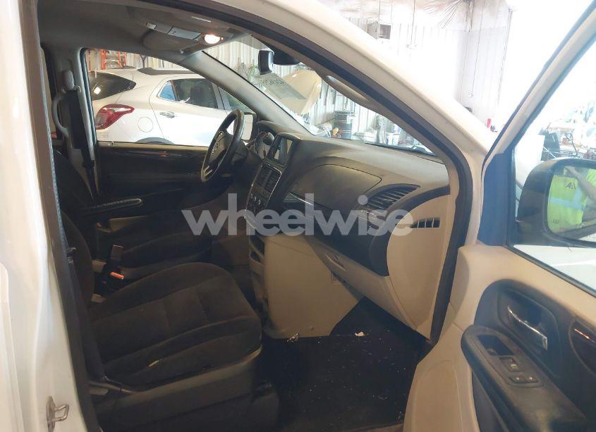 Photo 5 of 2018 Dodge Grand CARAVAN SE (VIN 2C4RDGBG1JR364076)