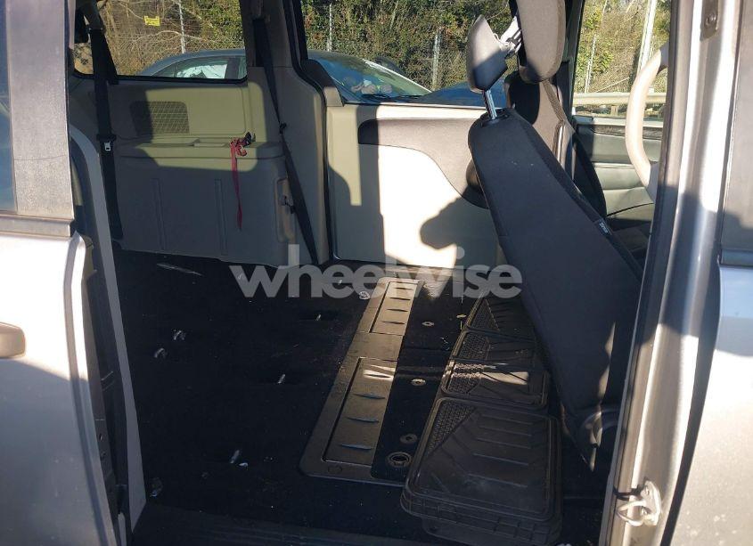 Photo 8 of 2019 Dodge Grand CARAVAN SE (VIN 2C4RDGBG1KR539041)