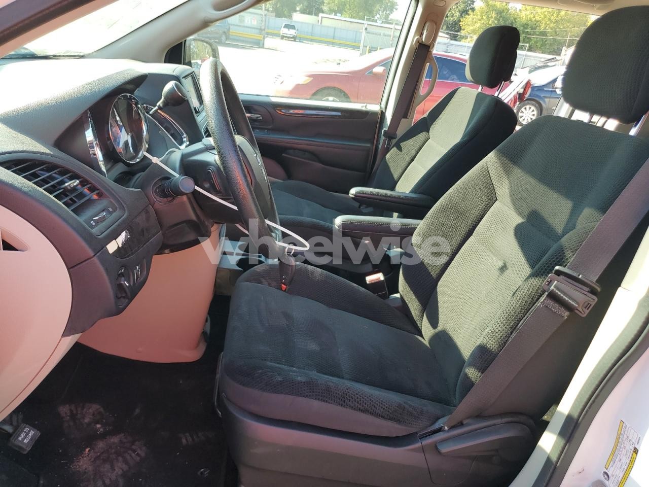 Photo 7 of 2019 DODGE GRAND CARAVAN SE (VIN 2C4RDGBG1KR590426)