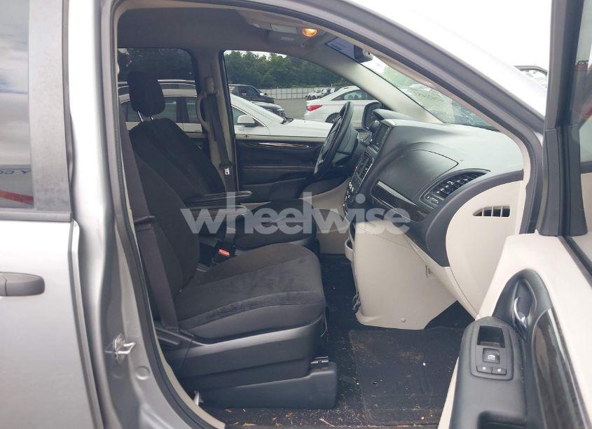Photo 5 of 2019 Dodge Grand CARAVAN SE (VIN 2C4RDGBG1KR682944)