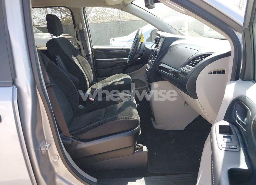 Photo 5 of 2019 Dodge Grand CARAVAN SE (VIN 2C4RDGBG1KR790397)