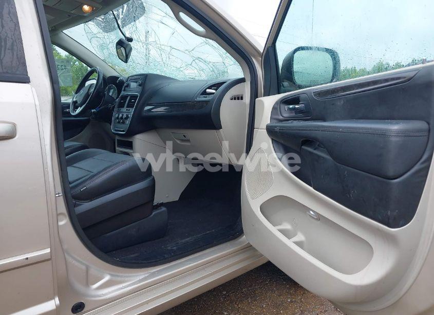 Photo 5 of 2013 Dodge Grand CARAVAN SE (VIN 2C4RDGBG2DR680607)