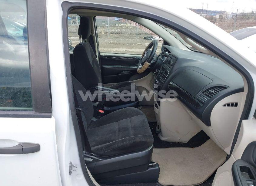 Photo 5 of 2014 Dodge Grand CARAVAN SE/SXT (VIN 2C4RDGBG2ER327558)