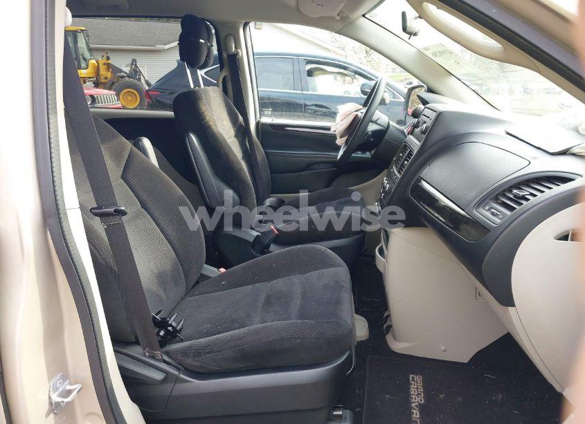 Photo 5 of 2014 Dodge Grand CARAVAN SE (VIN 2C4RDGBG2ER428860)