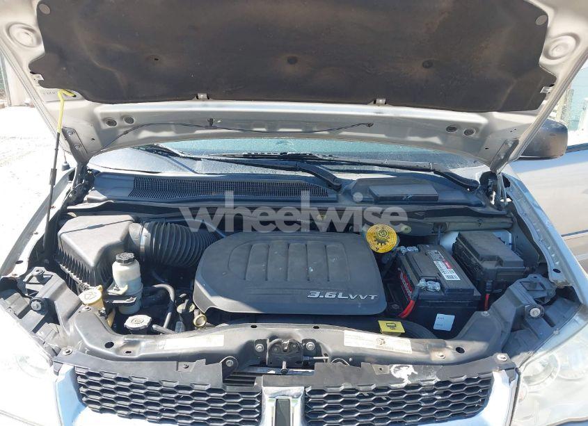 Photo 10 of 2014 Dodge Grand CARAVAN SE (VIN 2C4RDGBG2ER451376)