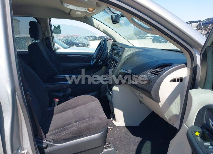 Photo 5 of 2014 Dodge Grand CARAVAN SE (VIN 2C4RDGBG2ER451376)