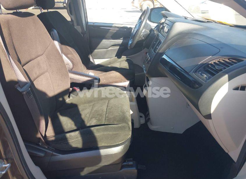 Photo 5 of 2015 Dodge Grand CARAVAN SE (VIN 2C4RDGBG2FR614593)